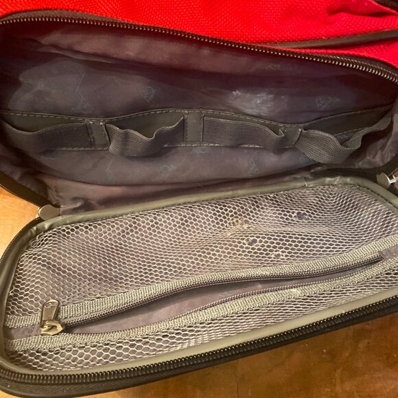 Travelers Club Red Canvas Toiletry Bag EUC - Picture 2 of 5